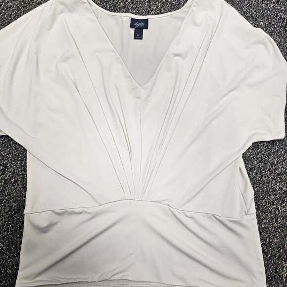 BUNDLE OF 2 Flowy XL tops - Picture 2 of 8